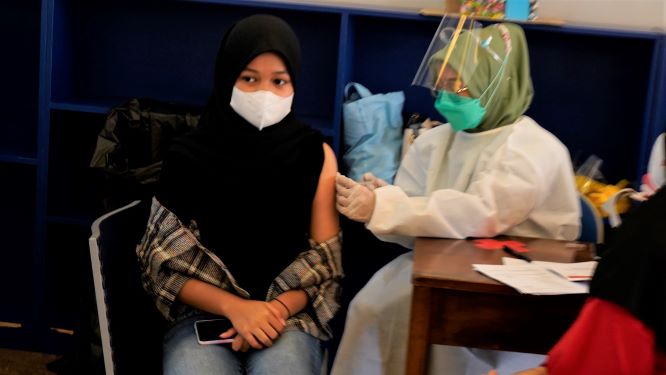 suntik vaksin peseta--